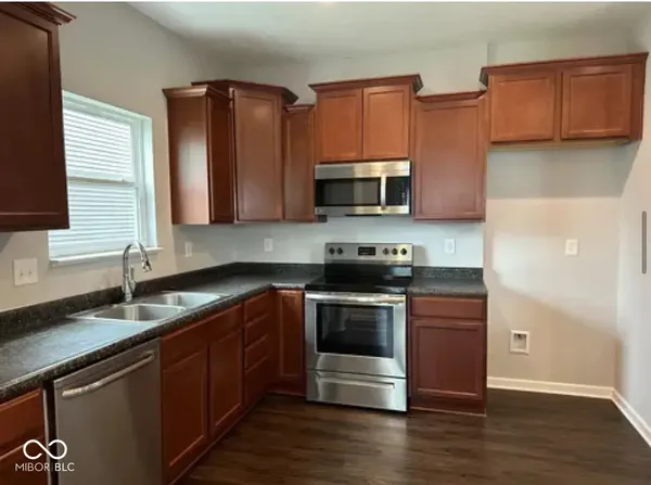 $2,450 | 2441 Shadowbrook Trace, Greenwood, IN 46143