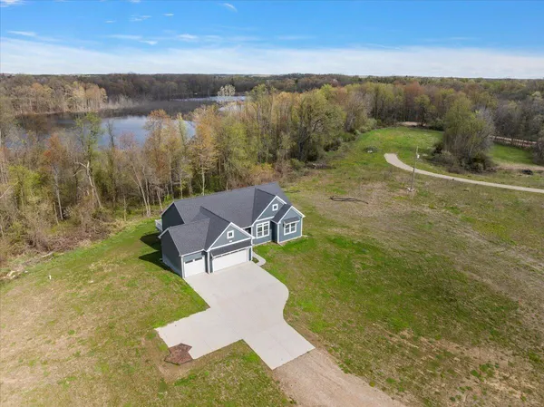 $639,900 | 8275 McArthur Avenue Northeast, Belding, MI 48809