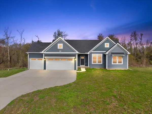 $639,900 | 8275 McArthur Avenue Northeast, Belding, MI 48809
