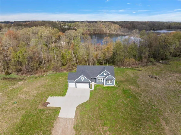 $639,900 | 8275 McArthur Avenue Northeast, Belding, MI 48809