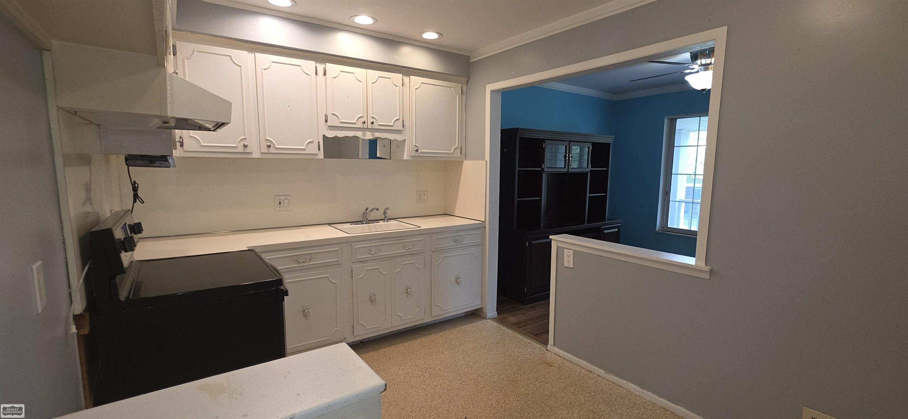 29632 Hoover Road Warren, MI 48093 - Photo 3 of 25 50221241-5750eb27-191d-479b-8b61-44cf6b3650d3.JPG