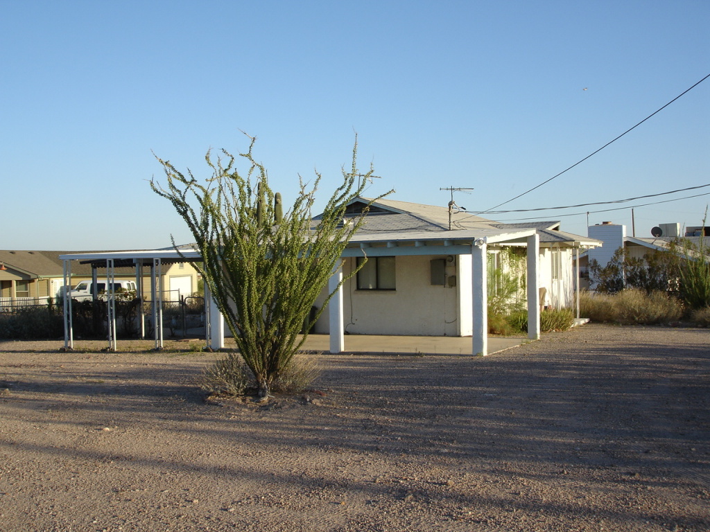 225 South Starr Road Apache Junction, AZ 85119 - Photo 4 of 16 Side view of home looking south