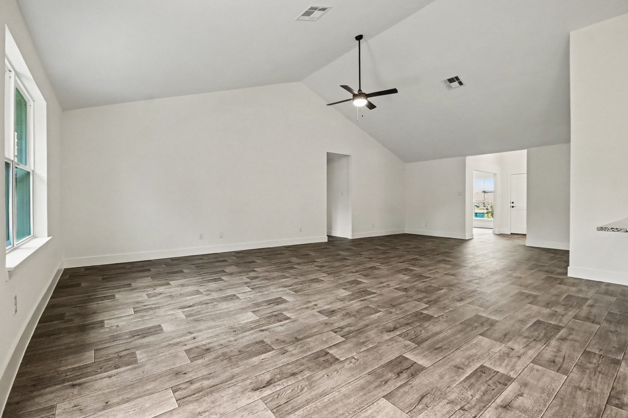 2 Keystone Court Angleton, TX 77515 - Photo 6 of 21 Gallery Image 6
