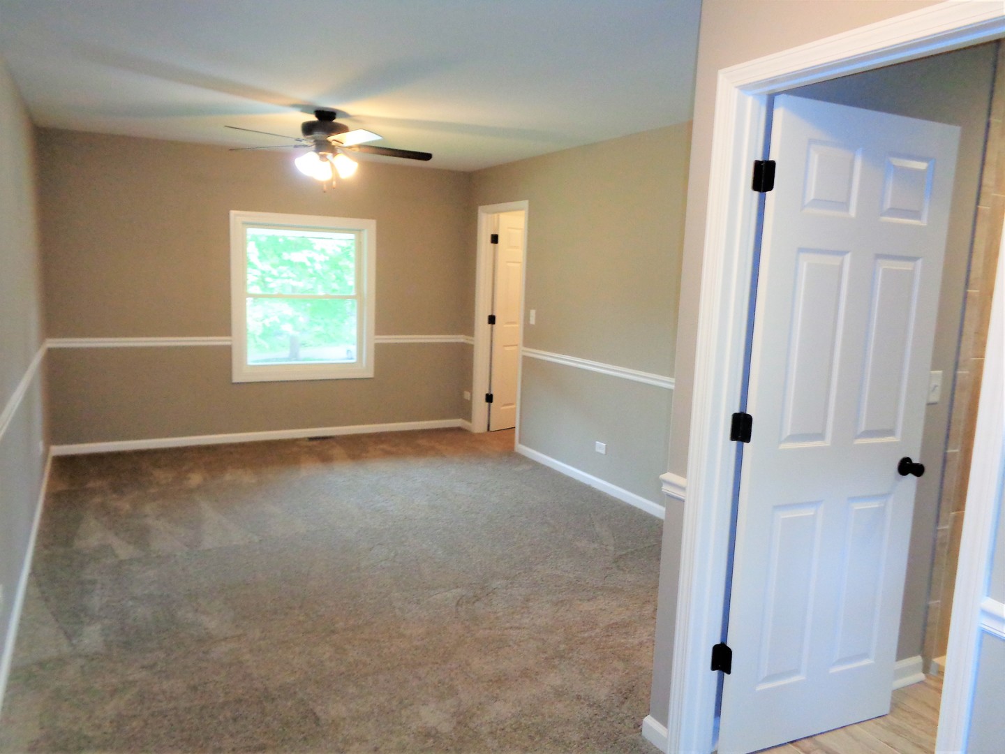 226 Seabury Road Bolingbrook, IL 60440 - Photo 11 of 24 an empty room with windows and closet