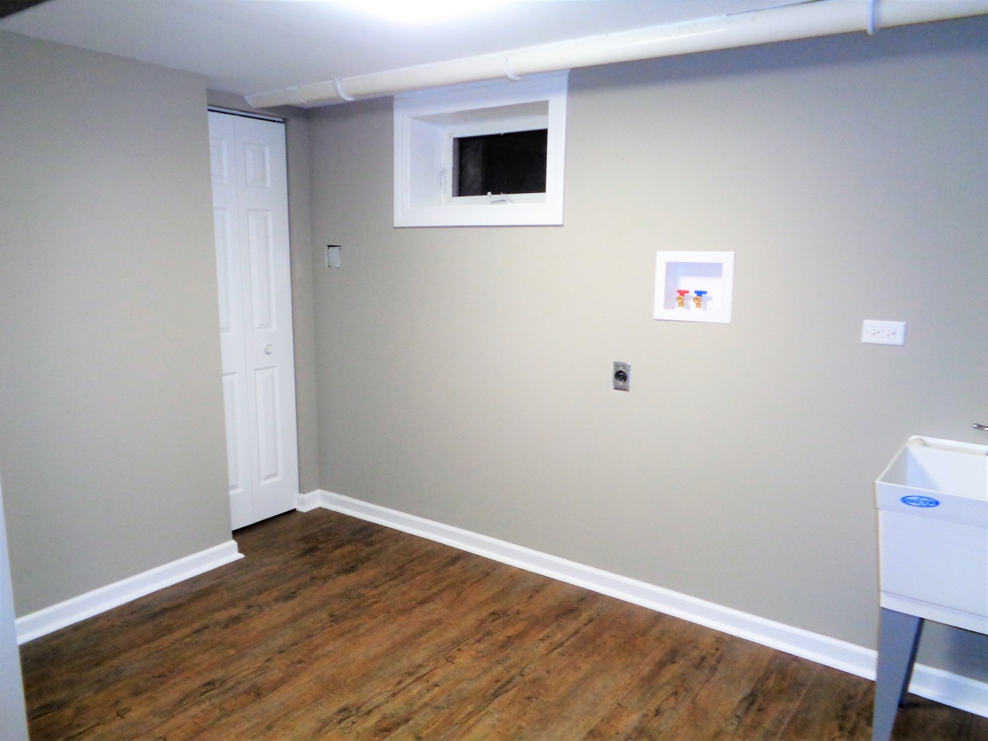 226 Seabury Road Bolingbrook, IL 60440 - Photo 20 of 24 a view of a small space with wooden floor