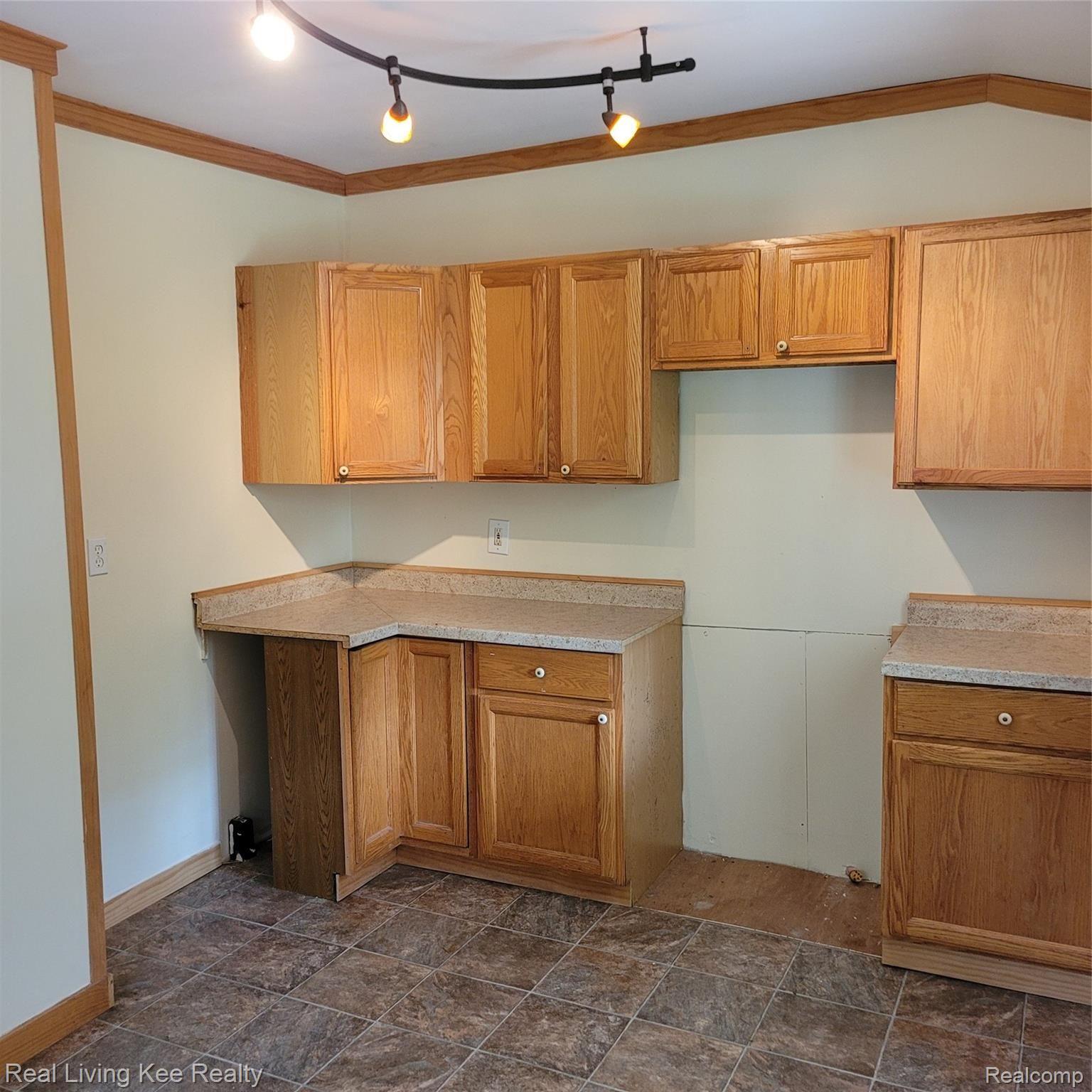 1866 Peppermill Road Lapeer, MI 48446 - Photo 9 of 33 Kitchen.jpg