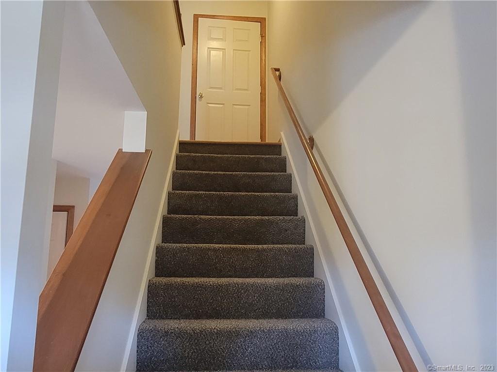 21 Bellevue Avenue, Unit B Vernon, CT 06066 - Photo 9 of 14 a view of entryway