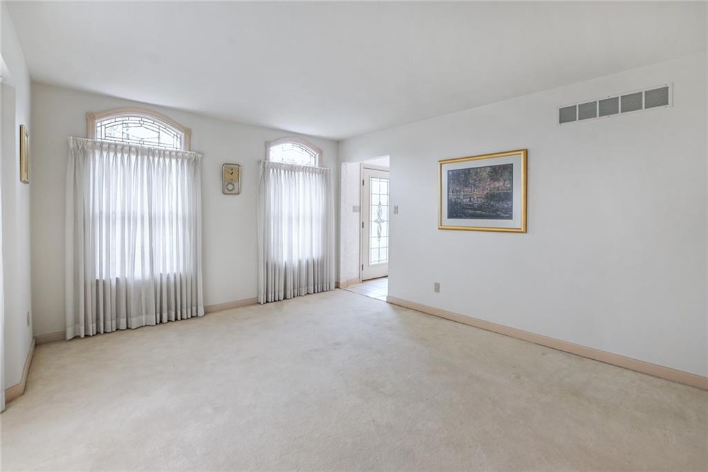 271 Pinkerton Road Wexford, PA 15090 - Photo 3 of 25 Gallery Image 3