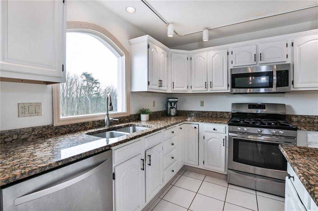 271 Pinkerton Road Wexford, PA 15090 - Photo 9 of 25 Gallery Image 9