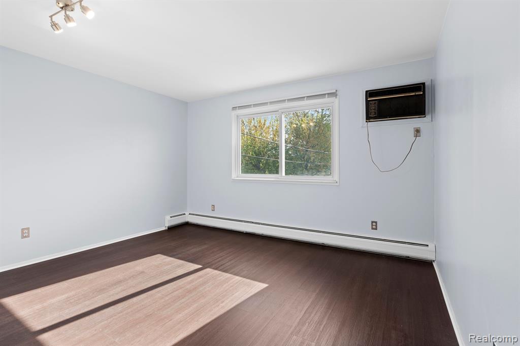 7350 Inkster Road, Unit 108 Dearborn Heights, MI 48127 - Photo 15 of 23 Gallery Image 15