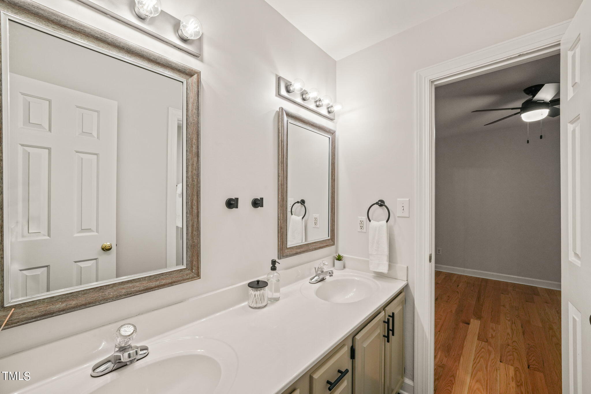 5108 Celbridge Place Raleigh, NC 27613 - Photo 36 of 59 Secondary Bathroom (Jack & Jill)