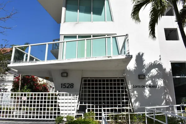 $2,900 | 1528 Brickell Avenue, Unit 101, Miami, FL 33129