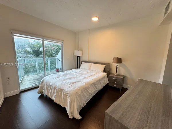 $2,900 | 1528 Brickell Avenue, Unit 101, Miami, FL 33129