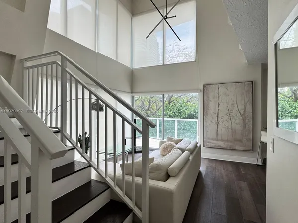 $2,900 | 1528 Brickell Avenue, Unit 101, Miami, FL 33129