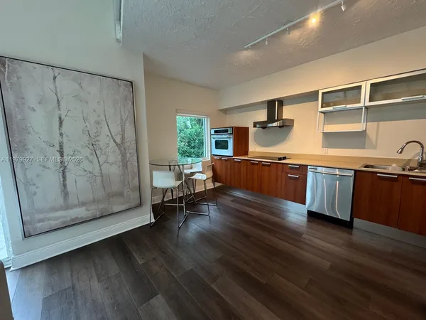 $2,900 | 1528 Brickell Avenue, Unit 101, Miami, FL 33129