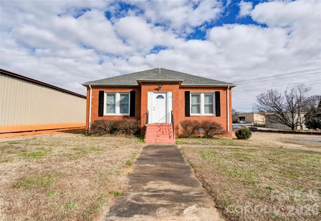 $299,900 | 215 Morton Street, Shelby, NC 28152