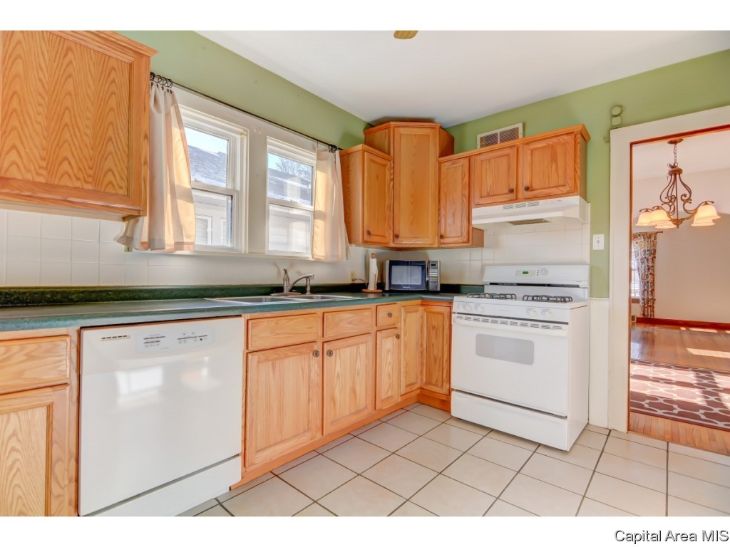 2052 North 5th Street Springfield, IL 62702 - Photo 11 of 36