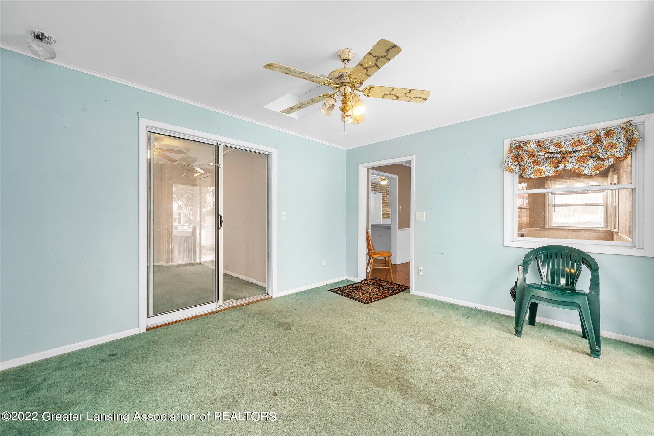 519 East Cavanaugh Road Lansing, MI 48910 - Photo 16 of 34 16-519-E-Cavanaugh-Rd-WindowStill-Real-E