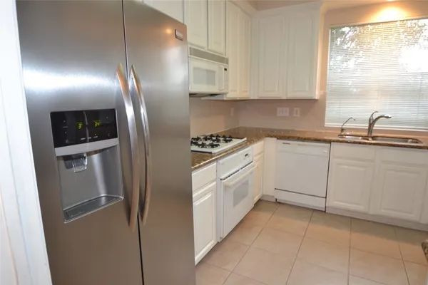 $2,450 | 15406 Amesbury Lane, Sugar Land, TX 77478