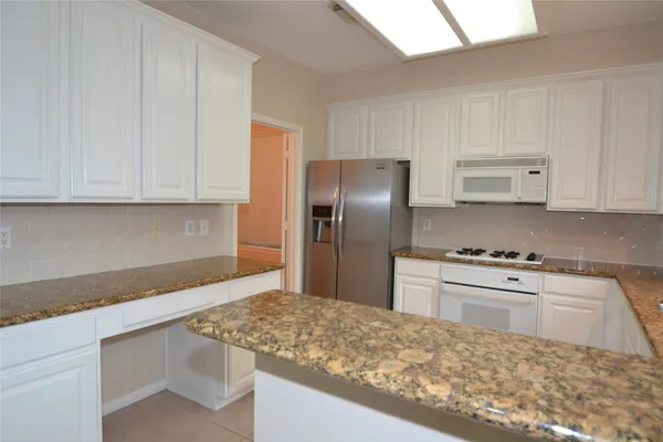 $2,450 | 15406 Amesbury Lane, Sugar Land, TX 77478