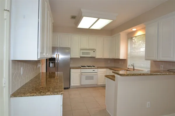 $2,450 | 15406 Amesbury Lane, Sugar Land, TX 77478