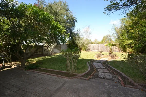 $2,450 | 15406 Amesbury Lane, Sugar Land, TX 77478