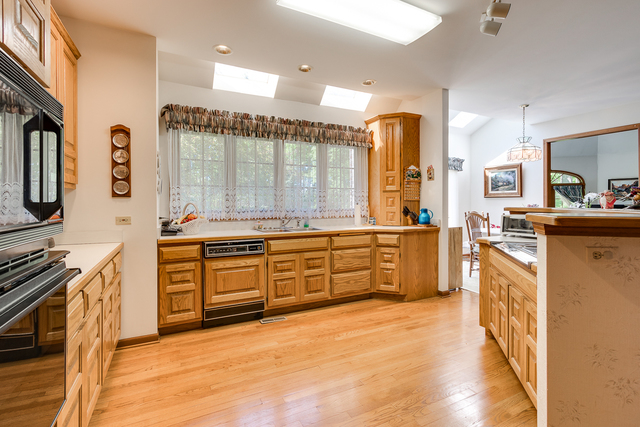 2905 Turnberry Road St. Charles, IL 60174 - Photo 14 of 34