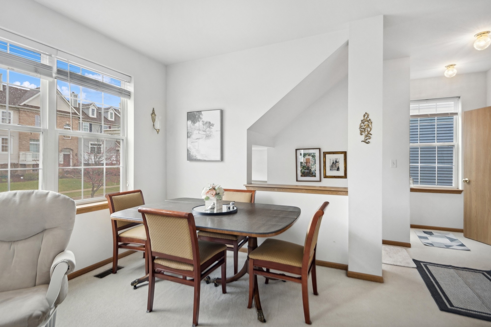 1116 Bartholdi Court Carol Stream, IL 60188 - Photo 4 of 21 a dining room with furniture and window