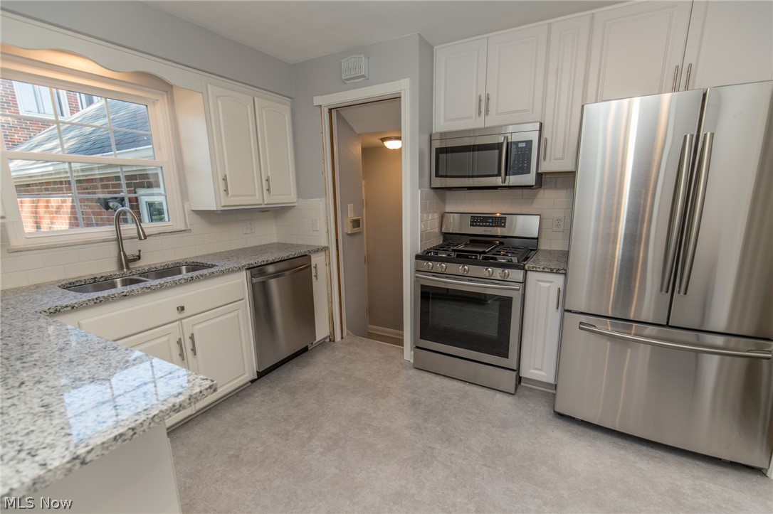 21215 Eaton Road Cleveland, OH 44126 - Photo 5 of 35 Gallery Image 5