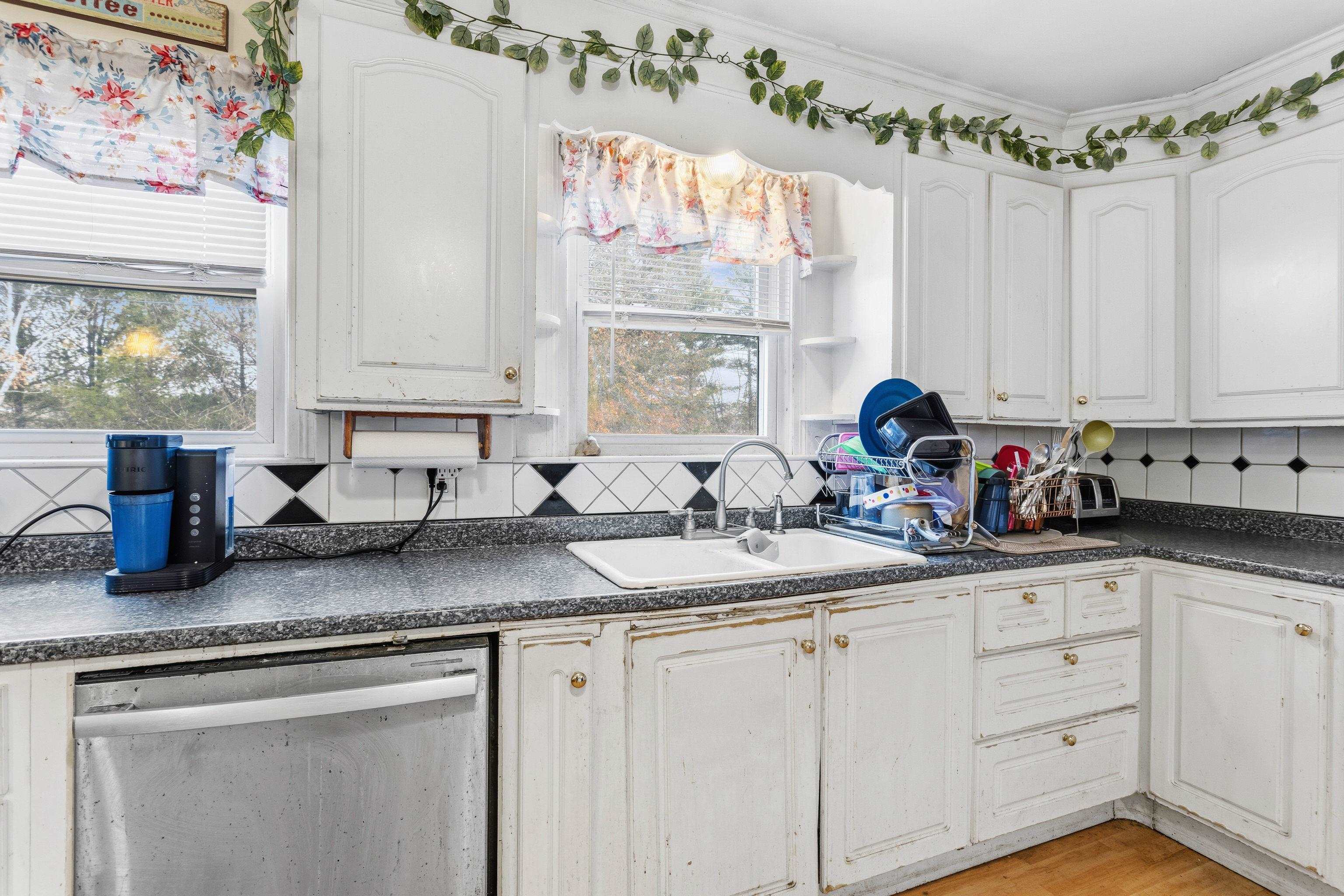 222 Biron Street Manchester, NH 03102 - Photo 12 of 51