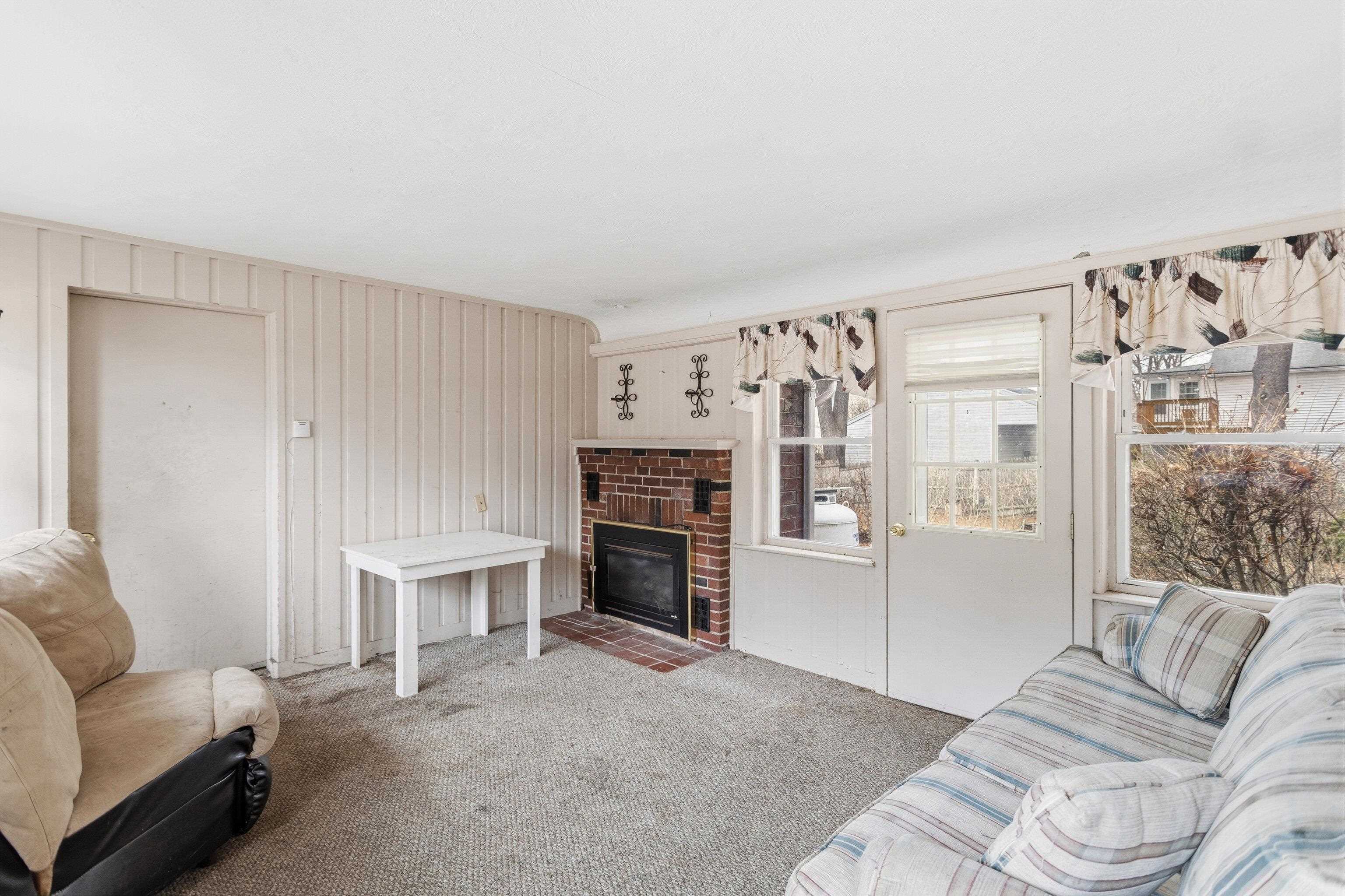 222 Biron Street Manchester, NH 03102 - Photo 6 of 51