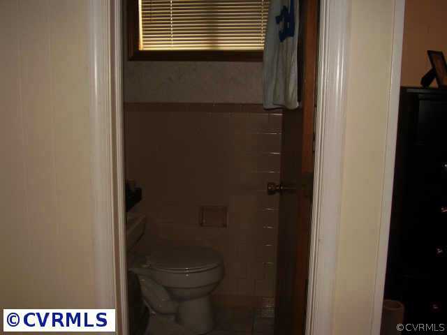 6409 Holborn Road Richmond, VA 23224 - Photo 7 of 8 Other - Half Bathroom connected to Family Room.