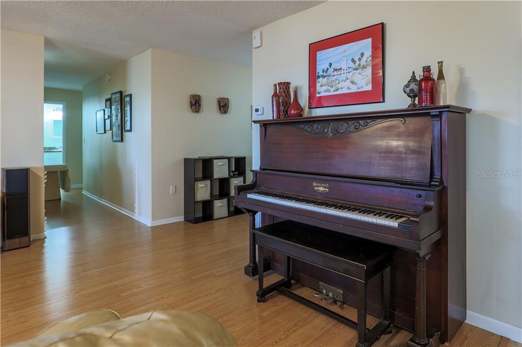 16915 Deer Island Road Tavares, FL 32778 - Photo 20 of 67 Gallery Image 20