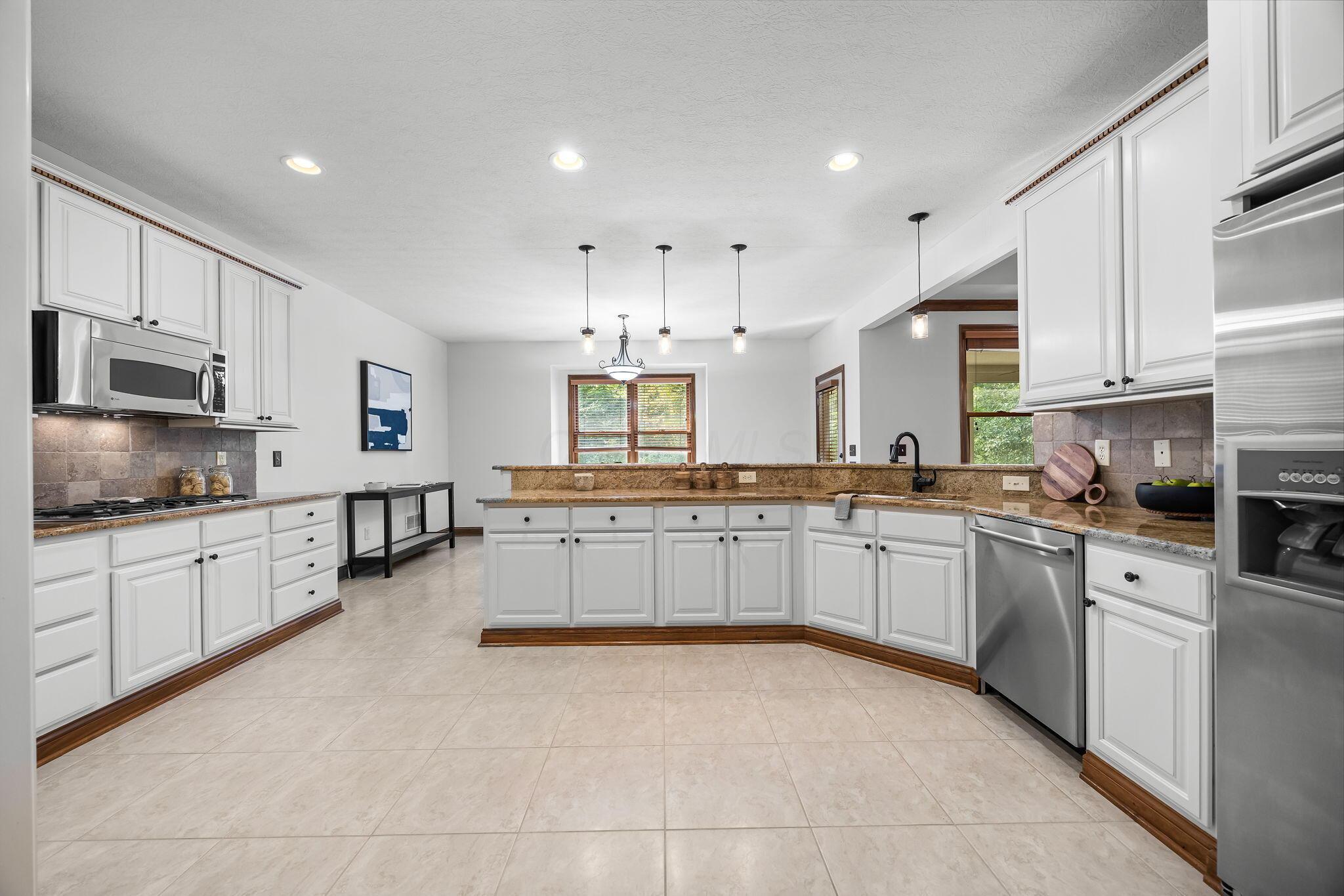 8312 Steitz Road Powell, OH 43065 - Photo 21 of 78 Chef's Kitchen