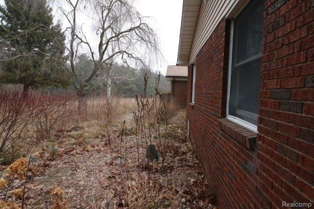 5698 Martus Road North Branch, MI 48461 - Photo 3 of 27 IMG_2134.jpg