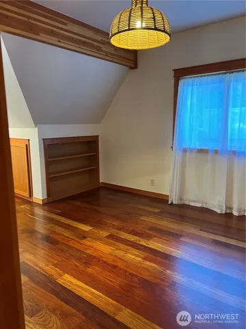 $3,800 | 5261 Rose Avenue Northeast, Bainbridge Island, WA 98110