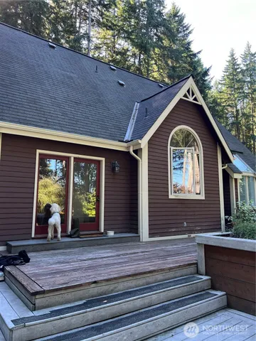 $3,800 | 5261 Rose Avenue Northeast, Bainbridge Island, WA 98110