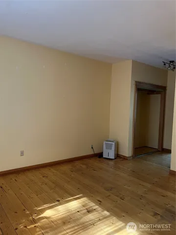 $3,800 | 5261 Rose Avenue Northeast, Bainbridge Island, WA 98110