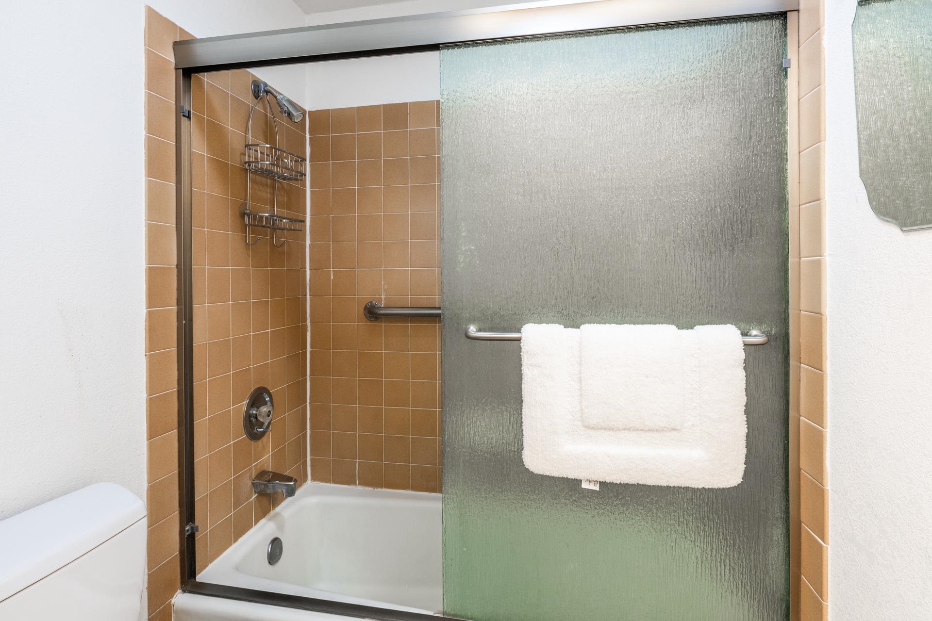 402 Snowcreek Road, Unit 402 Mammoth Lakes, CA 93546 - Photo 21 of 47 a bathroom with a shower