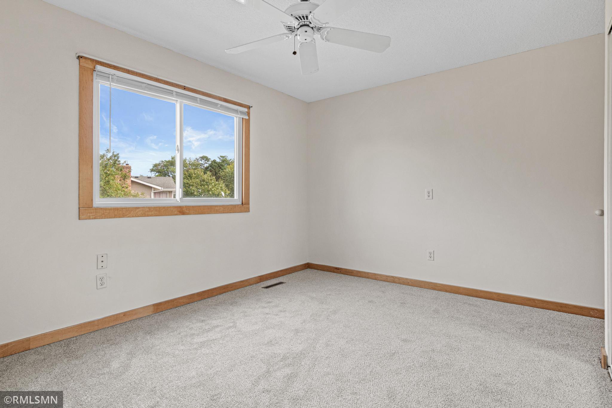7688 Dunmore Road Woodbury, MN 55125 - Photo 23 of 34 Gallery Image 23