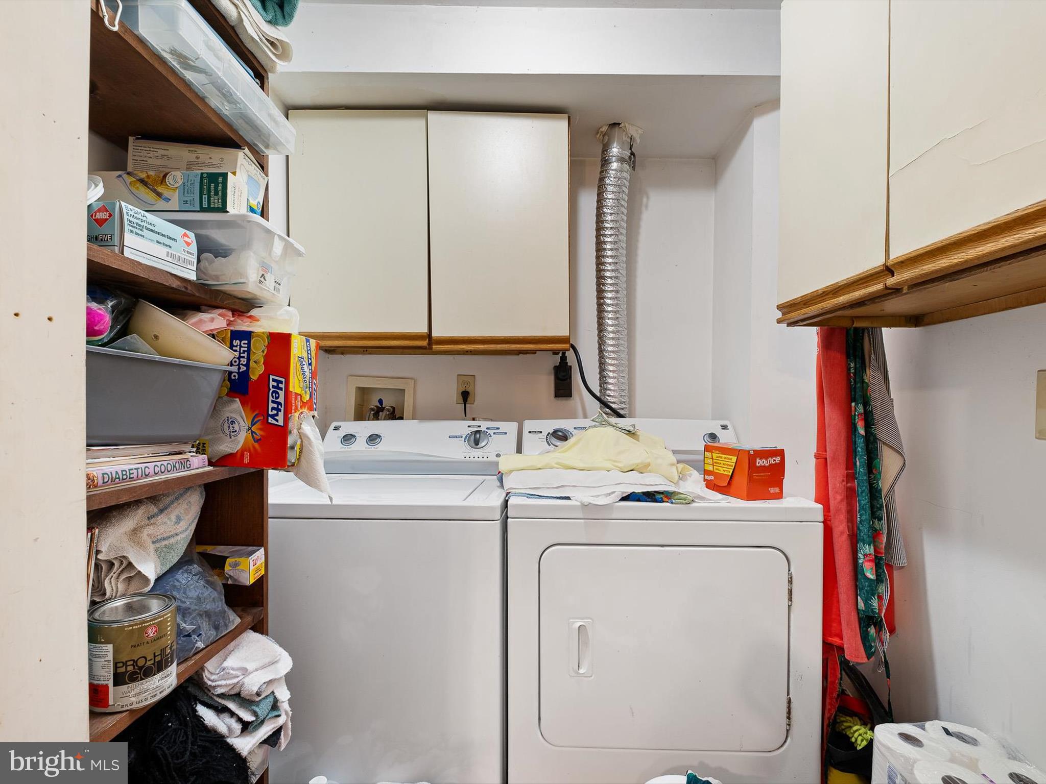 2913 Creek Road Hockessin, DE 19707 - Photo 39 of 39 a utility room with dryer and washer
