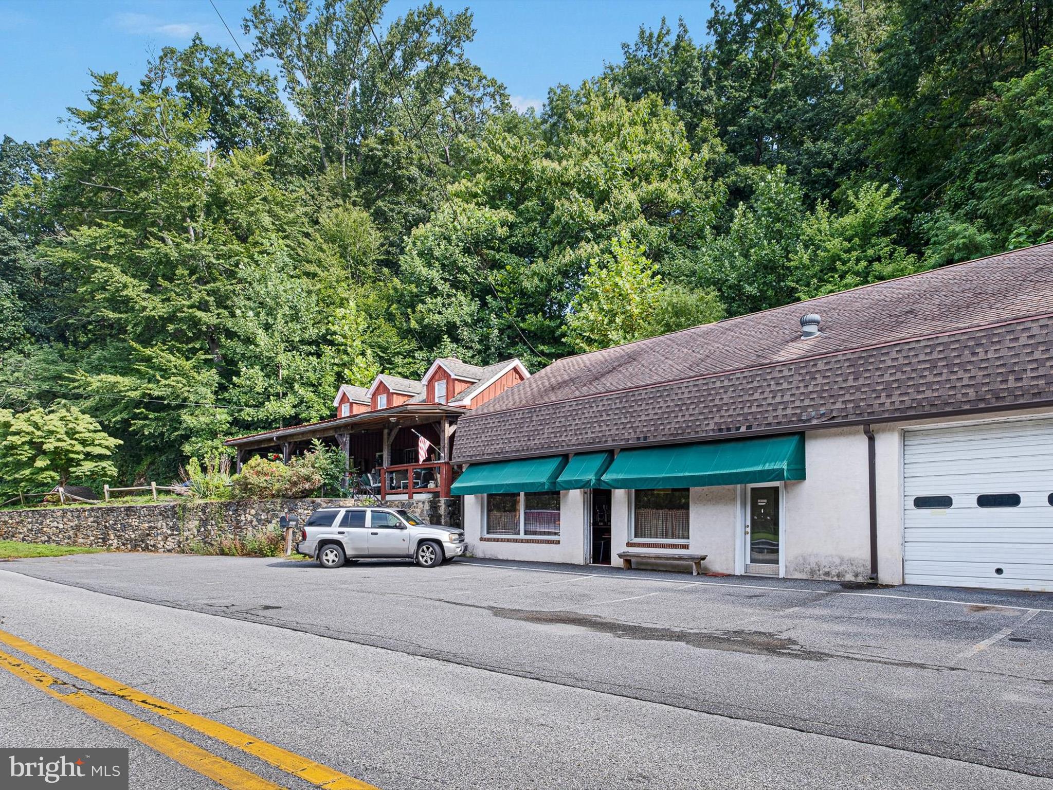 2913 Creek Road Hockessin, DE 19707 - Photo 7 of 39