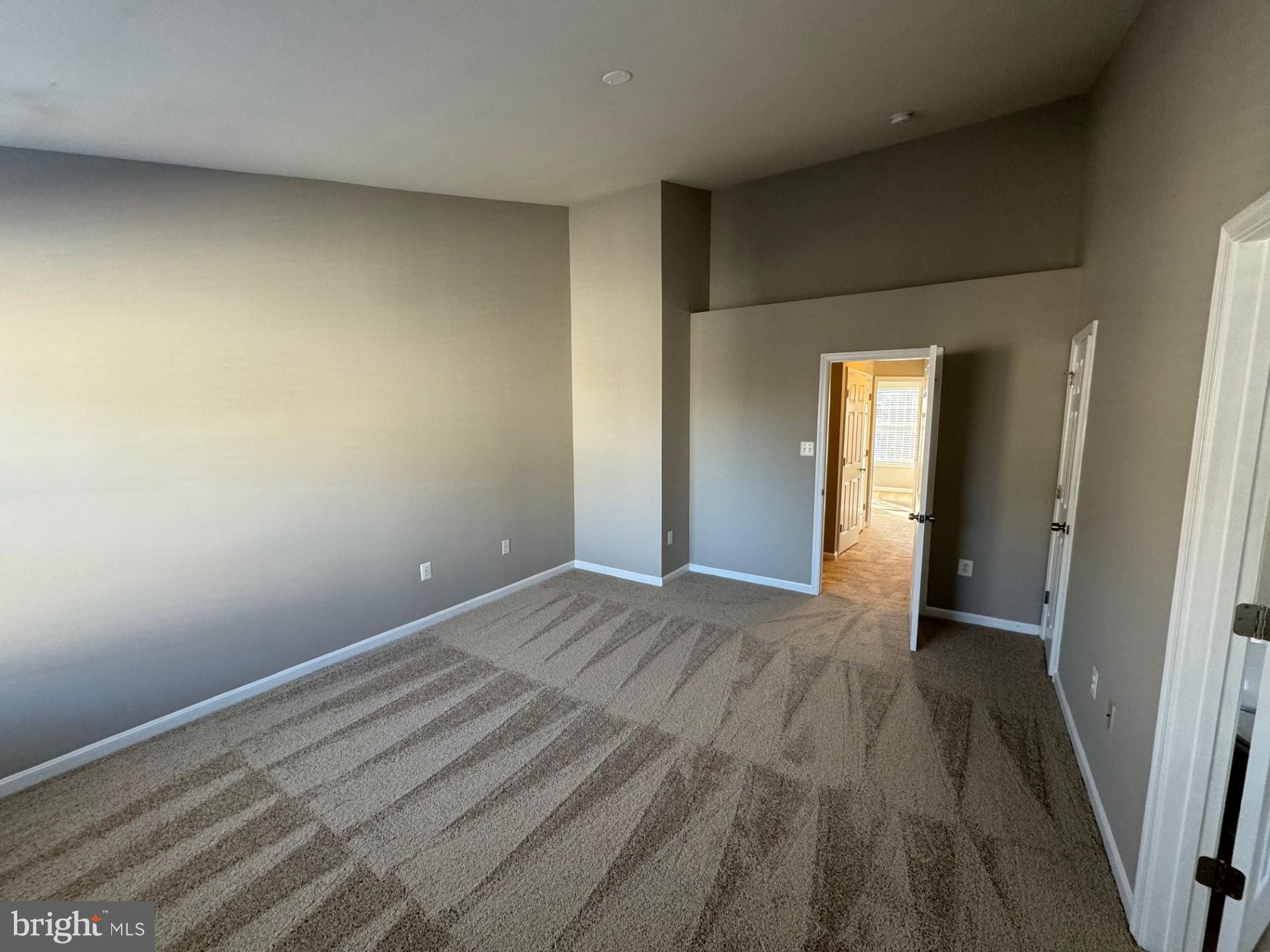 14190 Hunters Run Way Gainesville, VA 20155 - Photo 13 of 34