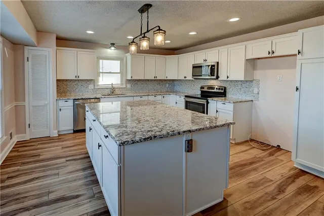 $339,900 | 11104 East 83rd Terrace, Raytown, MO 64138