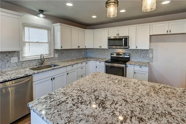 $339,900 | 11104 East 83rd Terrace, Raytown, MO 64138