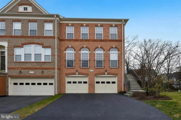 $3,500 | 22092 Avonworth Square, Broadlands, VA 20148