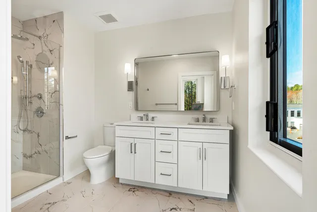 $889,000 | 267 Highway 1, Unit 305, Falmouth, ME 04105