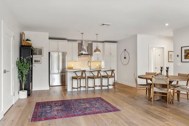 $889,000 | 267 Highway 1, Unit 305, Falmouth, ME 04105