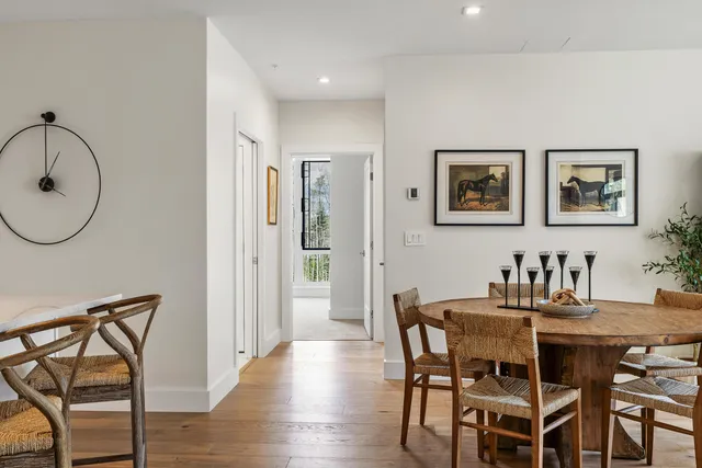 $889,000 | 267 Highway 1, Unit 305, Falmouth, ME 04105