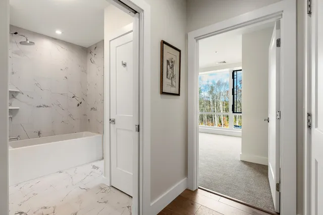 $889,000 | 267 Highway 1, Unit 305, Falmouth, ME 04105